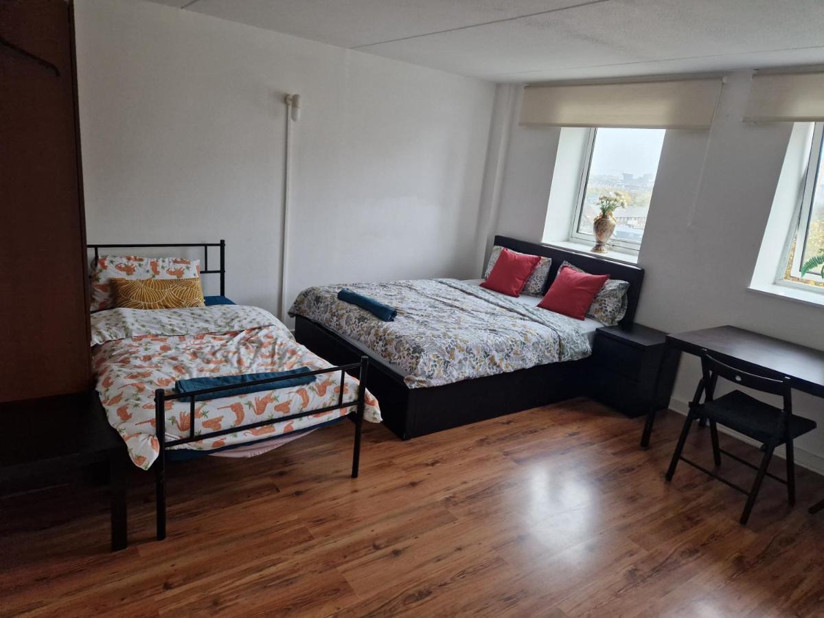 Twin Bed For Guests Londres Exterior foto